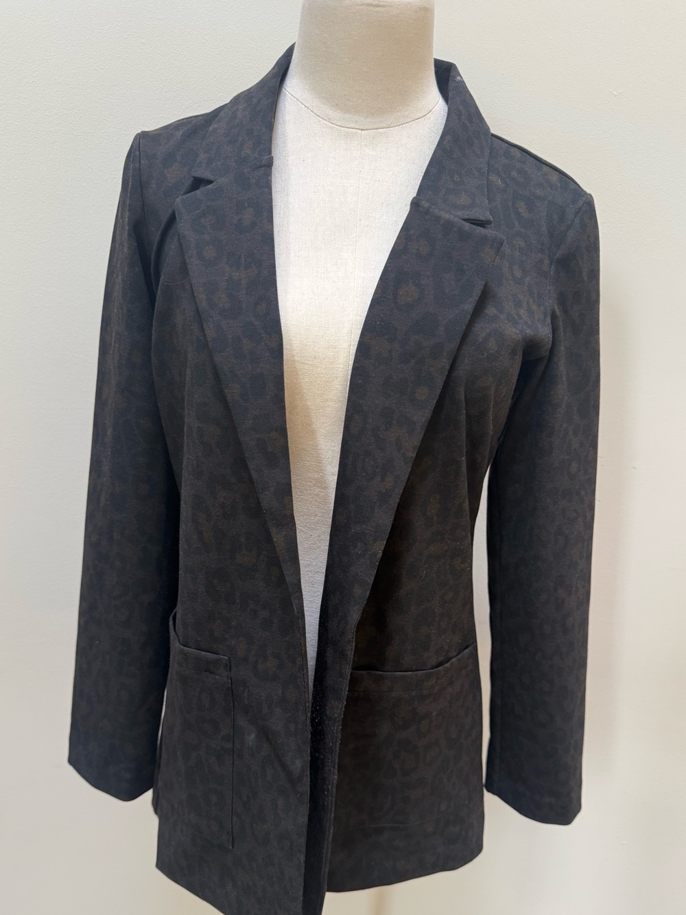 NWT Christian Siriano Black Animal Print Blazer Size 2